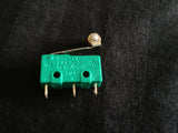 1 piece green small n/c n/o MICRO SWITCH SPDT HINGE ROLLER LEVER 15A  B1
